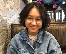 Runyi Li ’22 photo
						